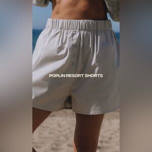 NWT Daily Drills Poplin Resort Shorts in Light Grey in a size XS/S